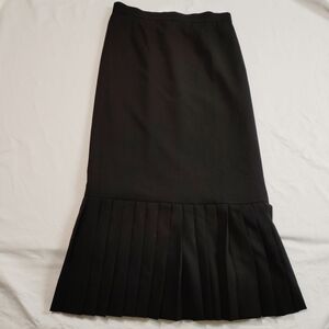 Sophisticated Black Pencil Skirt with Pleats